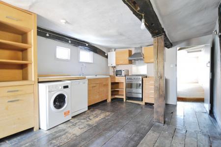 2 bedroom Maisonette to let in George Street, St Albans, AL3