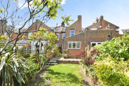 3 bedroom Terraced House to let in Watsons Walk, St Albans, AL1