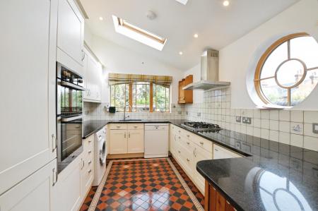 3 bedroom Terraced House to let in Watsons Walk, St Albans, AL1