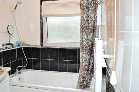2 bedroom Flat to let in Thirlestane, St Albans, AL1