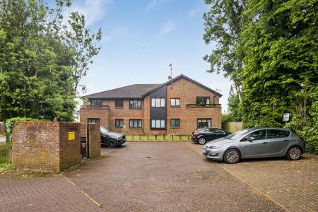 2 bedroom Flat for sale in Hatfield Road, St Albans, AL4