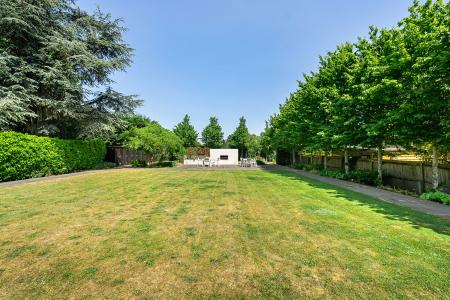 1 bedroom Flat for sale in 143 London Road, St Albans, AL1