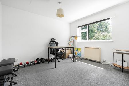 2 bedroom Flat for sale in The Ridgeway, St Albans, AL4