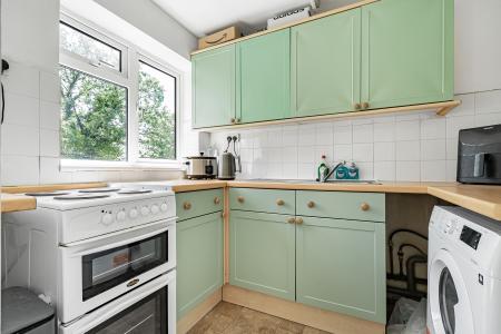 2 bedroom Flat for sale in The Ridgeway, St Albans, AL4