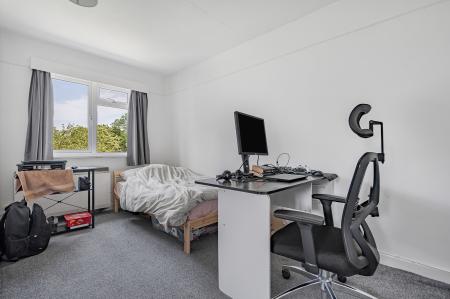 2 bedroom Flat for sale in The Ridgeway, St Albans, AL4