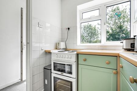 2 bedroom Flat for sale in The Ridgeway, St Albans, AL4
