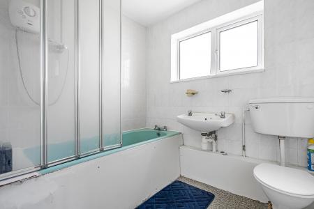2 bedroom Flat for sale in The Ridgeway, St Albans, AL4