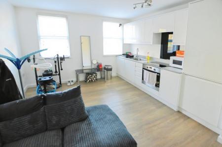 1 bedroom Flat to let in Porters Wood House, Porters Wood, St Albans, AL3