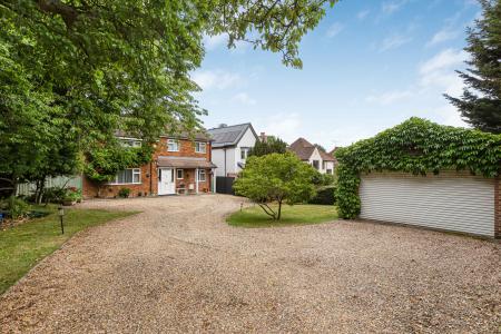 4 bedroom Detached house for sale in Napsbury Lane, St Albans, AL1