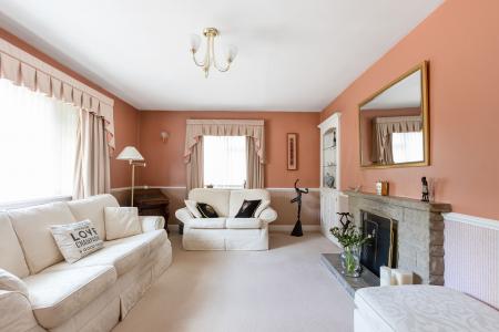 4 bedroom Detached house for sale in Napsbury Lane, St Albans, AL1