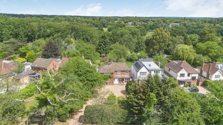 4 bedroom Detached house for sale in Napsbury Lane, St Albans, AL1