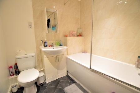 2 bedroom Flat to let in Clarkson Court, Hatfield, AL10