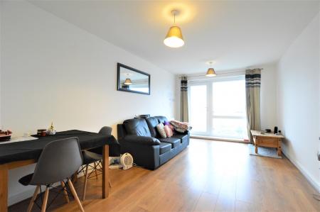 2 bedroom Flat to let in Clarkson Court, Hatfield, AL10