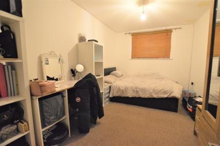 2 bedroom Flat to let in Clarkson Court, Hatfield, AL10