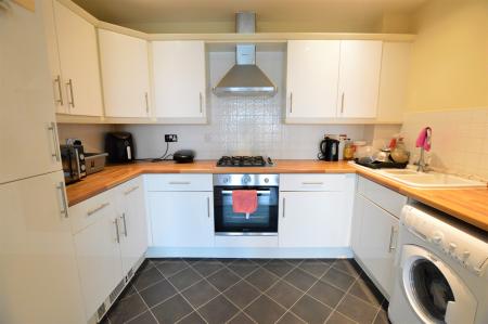 2 bedroom Flat to let in Clarkson Court, Hatfield, AL10