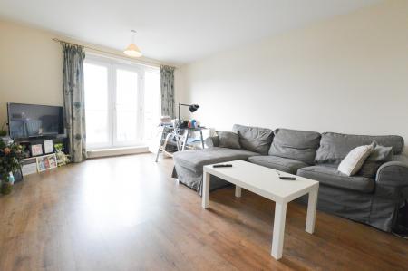 1 bedroom Flat to let in Parkhouse Court, Hatfield, AL10