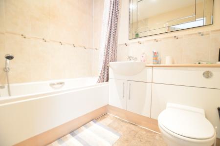 1 bedroom Flat to let in Parkhouse Court, Hatfield, AL10