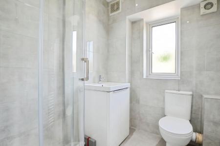 1 bedroom Flat to let in Castle Road, St Albans, AL1
