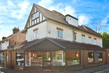 1 bedroom Flat to let in Castle Road, St Albans, AL1