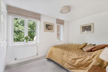 1 bedroom Flat for sale in Neville Close, St Albans, AL3