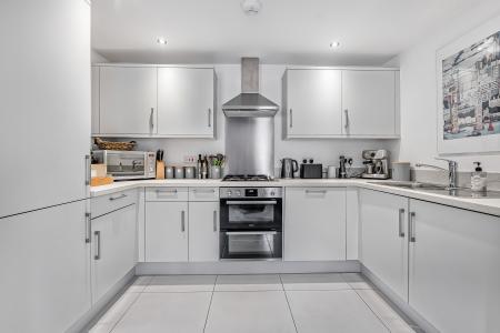 1 bedroom Flat for sale in Neville Close, St Albans, AL3