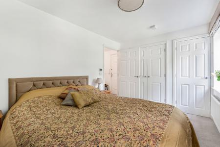 1 bedroom Flat for sale in Neville Close, St Albans, AL3
