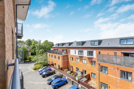 2 bedroom Flat for sale in 83 Camp Road, St Albans, AL1