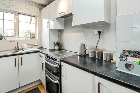 1 bedroom House to let in Tilsworth Walk, St Albans, AL4