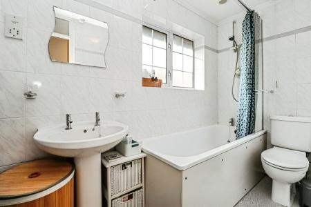 1 bedroom House to let in Tilsworth Walk, St Albans, AL4