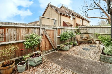 1 bedroom House to let in Tilsworth Walk, St Albans, AL4