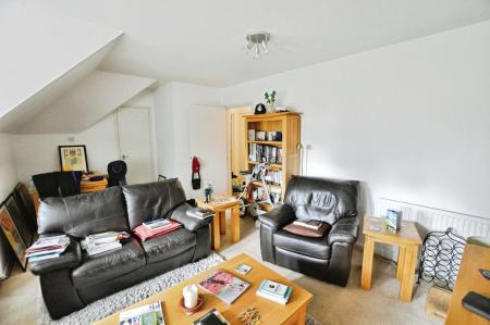 1 bedroom Flat to let in Windsor Court, St Albans, AL1