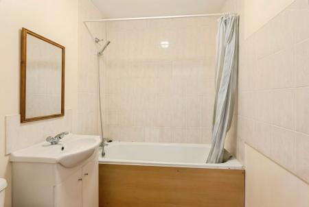 1 bedroom Ground floor maisonette to let in Harlesden Road, St Albans, AL1