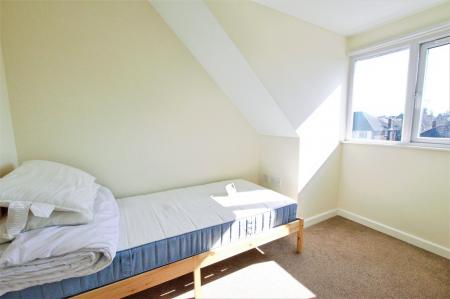 2 bedroom Maisonette to let in Beech Road, St Albans, AL3