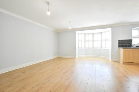 2 bedroom Flat to let in 21-23 London Road, St Albans, AL1