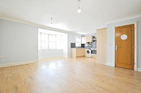 2 bedroom Flat to let in 21-23 London Road, St Albans, AL1