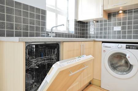 2 bedroom Flat to let in 21-23 London Road, St Albans, AL1