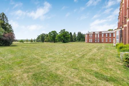 1 bedroom Flat for sale in Beningfield Drive, London Colney, AL2
