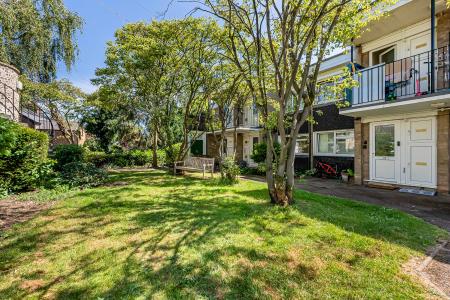 2 bedroom Maisonette for sale in Sopwell Lane, St Albans, AL1