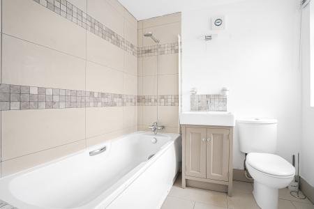 4 bedroom Semi-detached house to let in Salisbury Avenue, St Albans, AL1