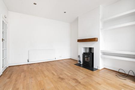4 bedroom Semi-detached house to let in Salisbury Avenue, St Albans, AL1