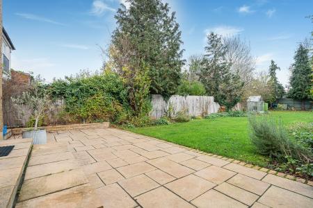 4 bedroom Semi-detached house to let in Salisbury Avenue, St Albans, AL1