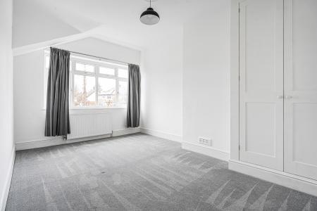 4 bedroom Semi-detached house to let in Salisbury Avenue, St Albans, AL1