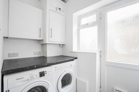 4 bedroom Semi-detached house to let in Salisbury Avenue, St Albans, AL1