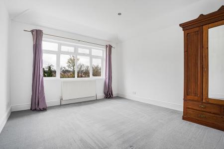 4 bedroom Semi-detached house to let in Salisbury Avenue, St Albans, AL1