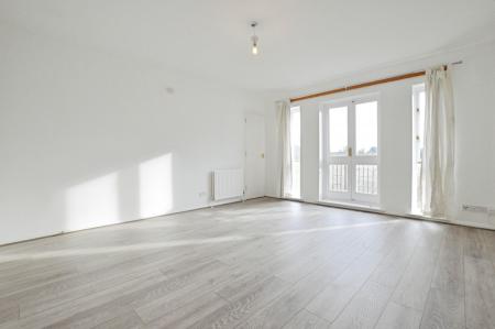 1 bedroom Flat to let in Park View Close, St Albans, AL1