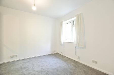 1 bedroom House to let in Larkswood Rise, St Albans, AL4