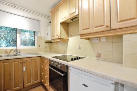 1 bedroom House to let in Larkswood Rise, St Albans, AL4