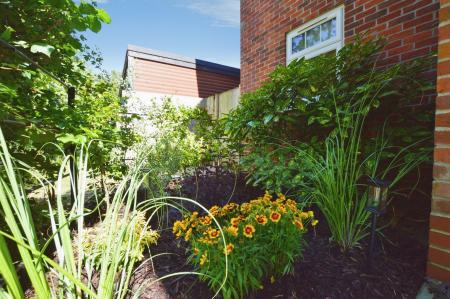 2 bedroom Flat to let in The Limes, St Albans, AL1
