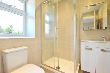 2 bedroom Flat to let in The Limes, St Albans, AL1