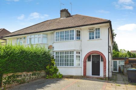 1 bedroom House share to let in Edward Close, St Albans, AL1